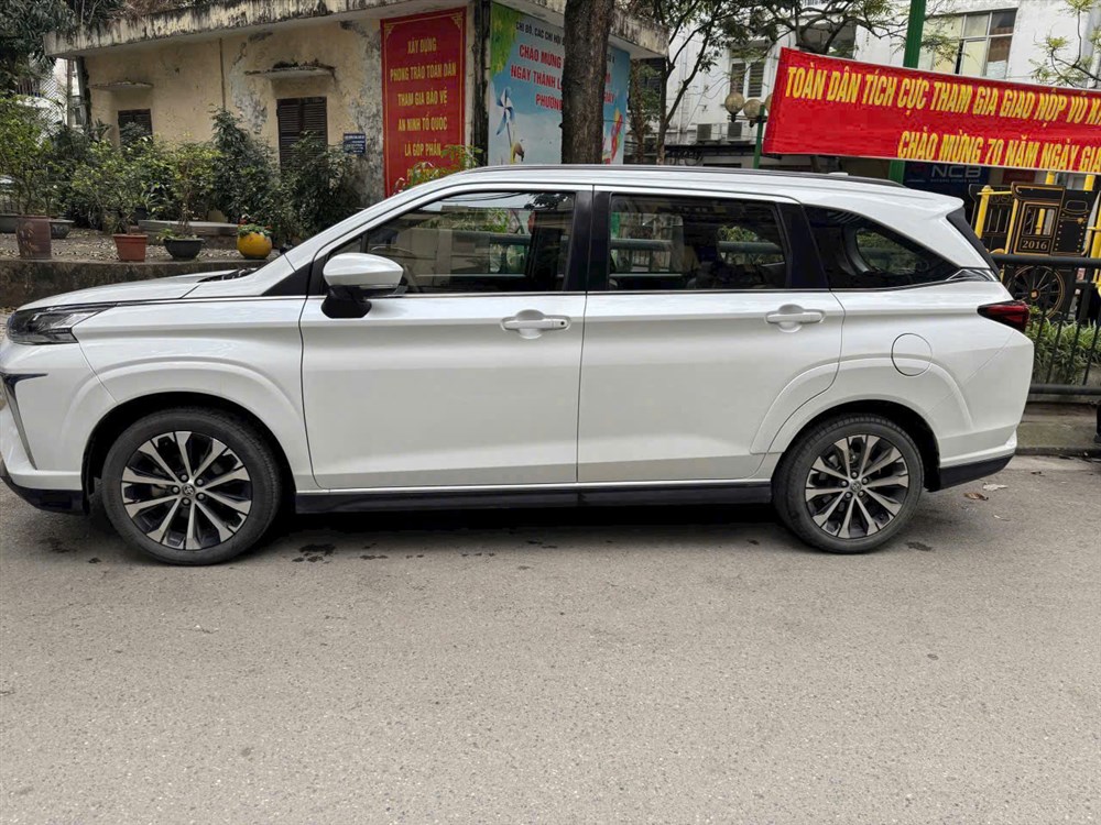 Audi A4 4-door sedan blue